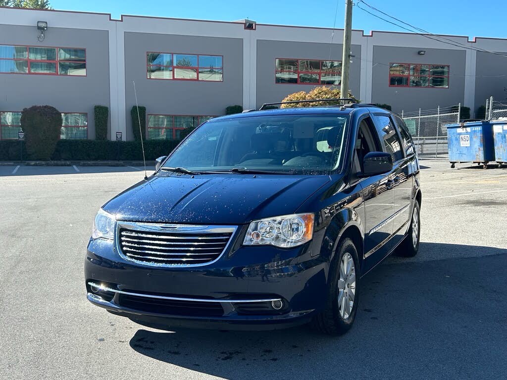 2016 Chrysler Town & Country Touring